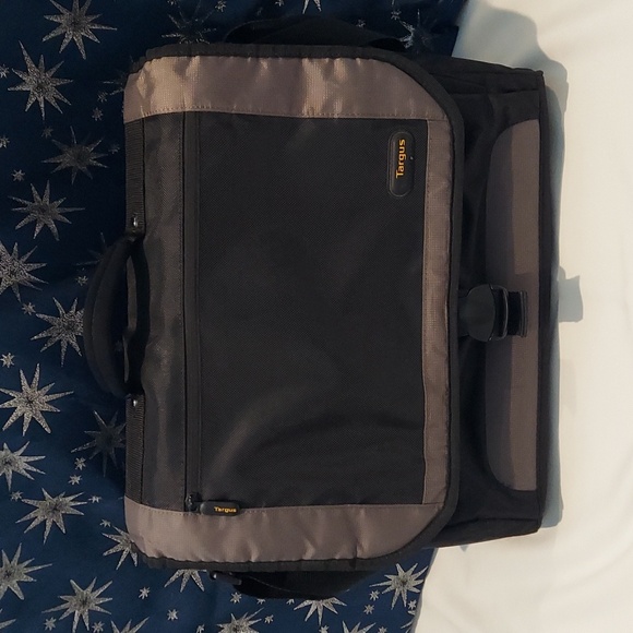 Targus | Other | Targus Laptop Bag | Poshmark